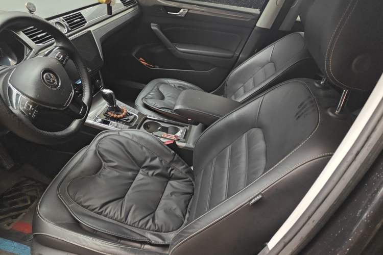 Used Volkswagen Passat 2017 330TSI DSG Luxury Edition Driver Seat