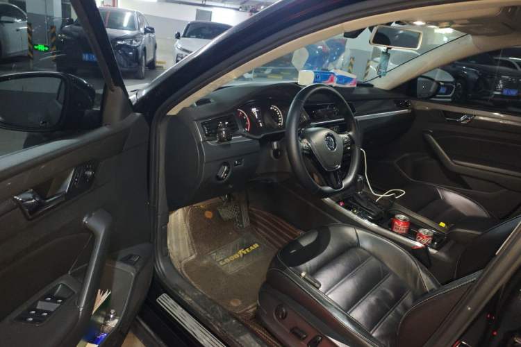 Used Volkswagen Passat 2017 330TSI DSG Luxury Edition Driver Seat