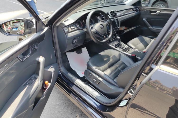 Used Volkswagen Passat 2017 330TSI DSG Prestige Edition Driver Seat
