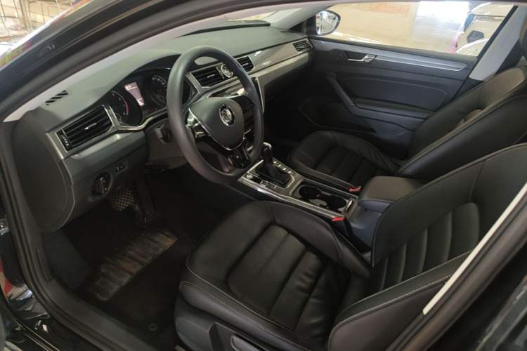 Used Volkswagen Passat 2017 280TSI DSG Luxury Edition Driver Seat