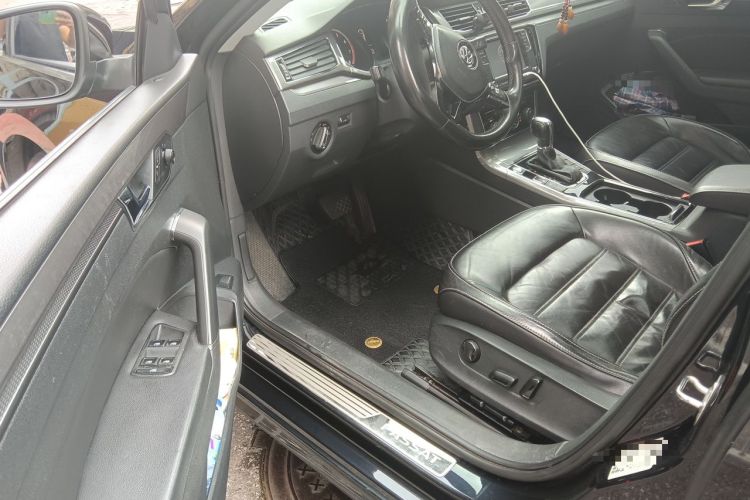 Used Volkswagen Passat 2017 330TSI DSG Luxury Edition Driver Seat
