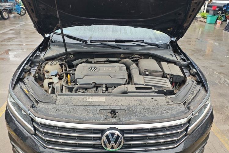 Used Volkswagen Passat 2017 330TSI DSG Luxury Edition Engine Bay