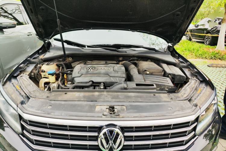 Used Volkswagen Passat 2017 330TSI DSG Luxury Edition Engine Bay
