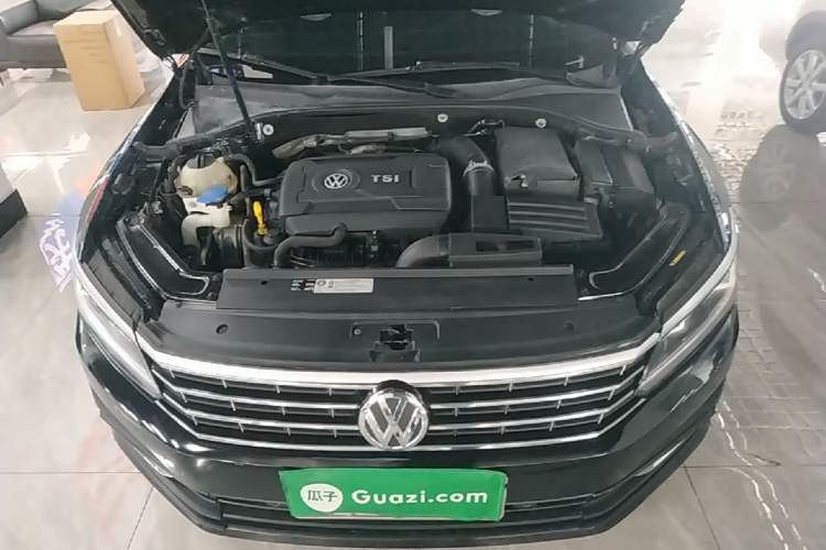 Used Volkswagen Passat 2017 330TSI DSG Luxury Edition Engine Bay