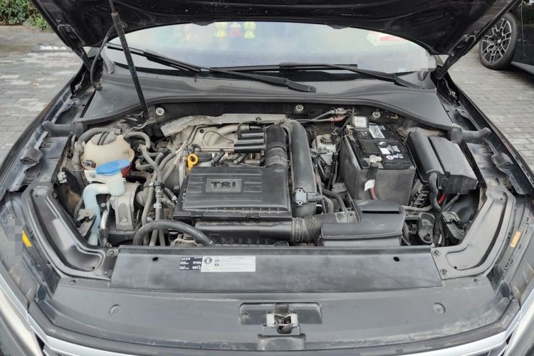 Used Volkswagen Passat 2017 280TSI DSG Luxury Edition Engine Bay