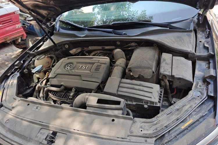 Used Volkswagen Passat 2017 330TSI DSG Luxury Edition Engine Bay