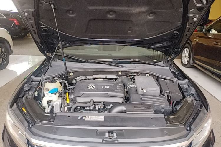 Used Volkswagen Passat 2017 330TSI DSG Luxury Edition Engine Bay