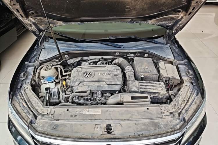 Used Volkswagen Passat 2017 330TSI DSG Luxury Edition Engine Bay