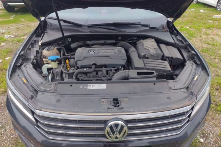 Used Volkswagen Passat 2017 330TSI DSG Luxury Edition Engine Bay