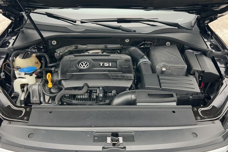 Used Volkswagen Passat 2017 330TSI DSG Luxury Edition Engine Bay