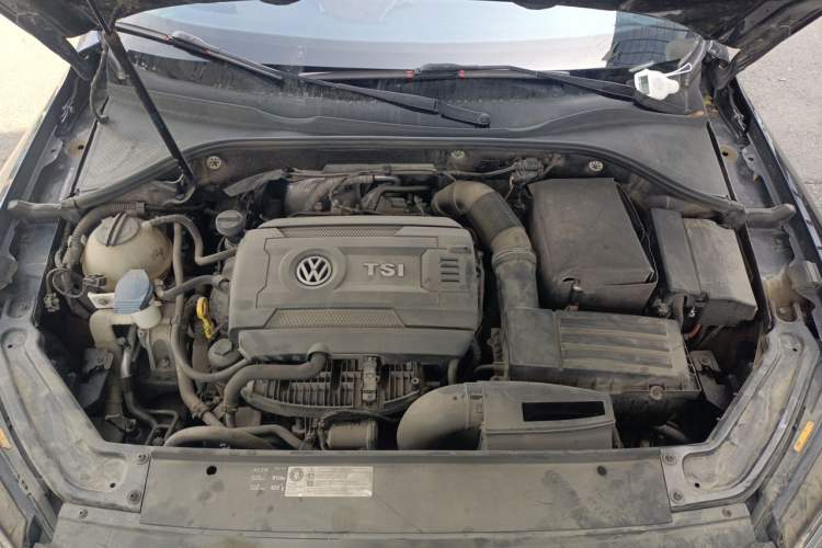 Used Volkswagen Passat 2017 330TSI DSG Luxury Edition Engine Bay