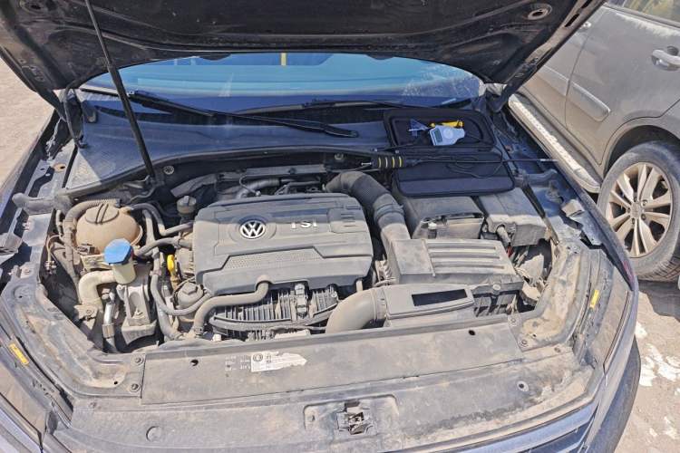 Used Volkswagen Passat 2017 330TSI DSG Luxury Edition Engine Bay
