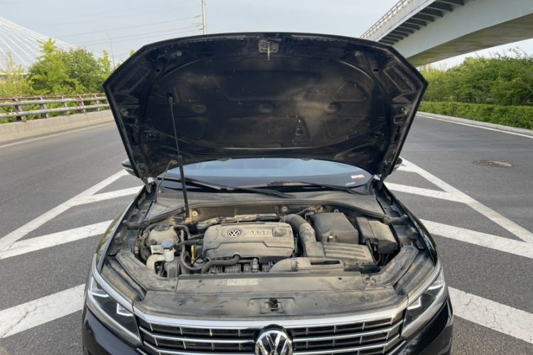 Used Volkswagen Passat 2017 330TSI DSG Luxury Edition Engine Bay