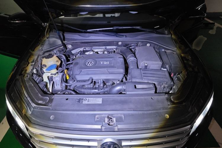 Used Volkswagen Passat 2017 330TSI DSG Luxury Edition Engine Bay