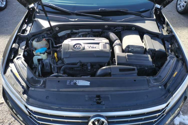 Used Volkswagen Passat 2017 330TSI DSG Luxury Edition Engine Bay
