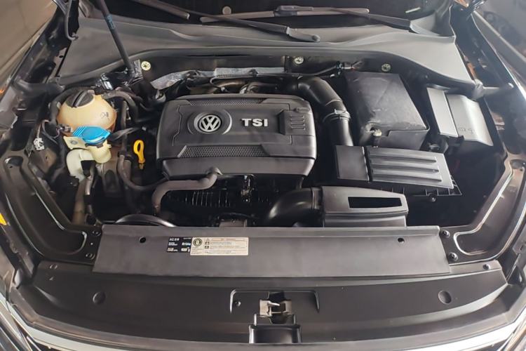 Used Volkswagen Passat 2017 330TSI DSG Luxury Edition Engine Bay