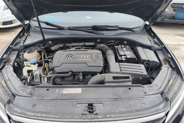 Used Volkswagen Passat 2017 330TSI DSG Luxury Edition Engine Bay
