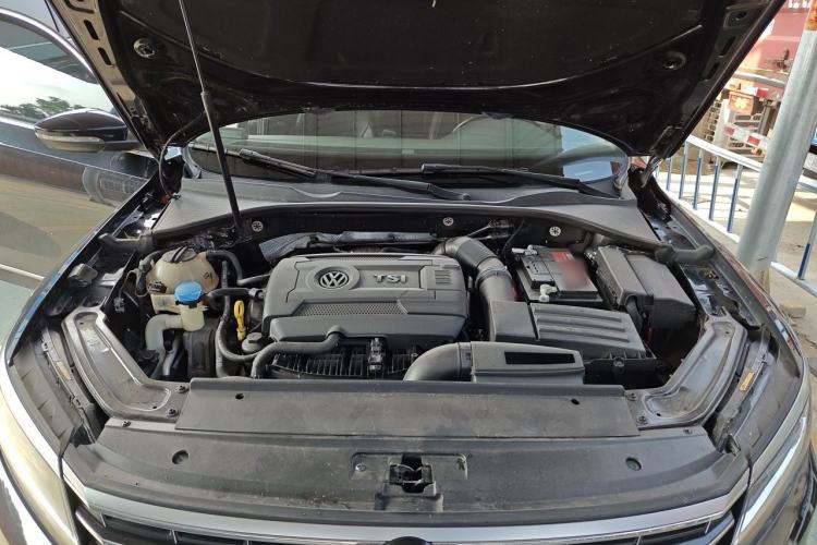 Used Volkswagen Passat 2017 330TSI DSG Luxury Edition Engine Bay