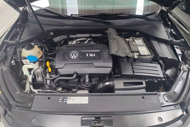 Used Volkswagen Passat 2017 330TSI DSG Luxury Edition Engine Bay