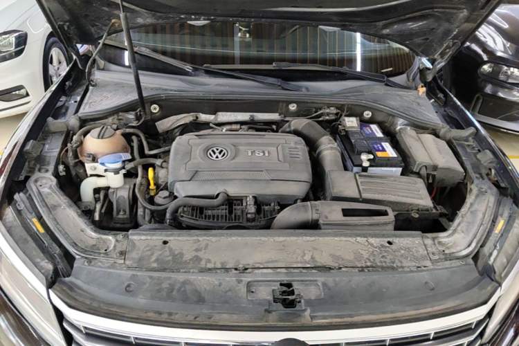Used Volkswagen Passat 2017 330TSI DSG Luxury Edition Engine Bay