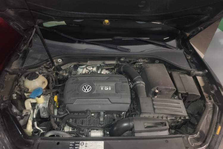 Used Volkswagen Passat 2017 330TSI DSG Luxury Edition Engine Bay
