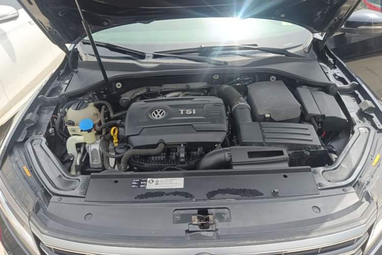 Used Volkswagen Passat 2017 330TSI DSG Luxury Edition Engine Bay