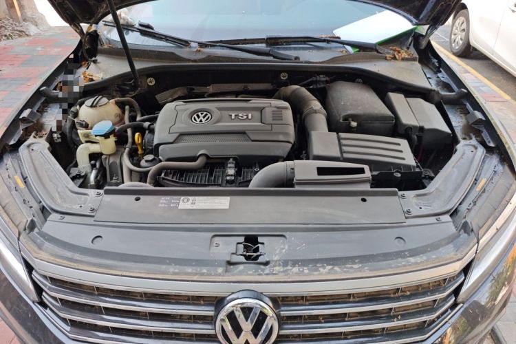 Used Volkswagen Passat 2017 330TSI DSG Luxury Edition Engine Bay