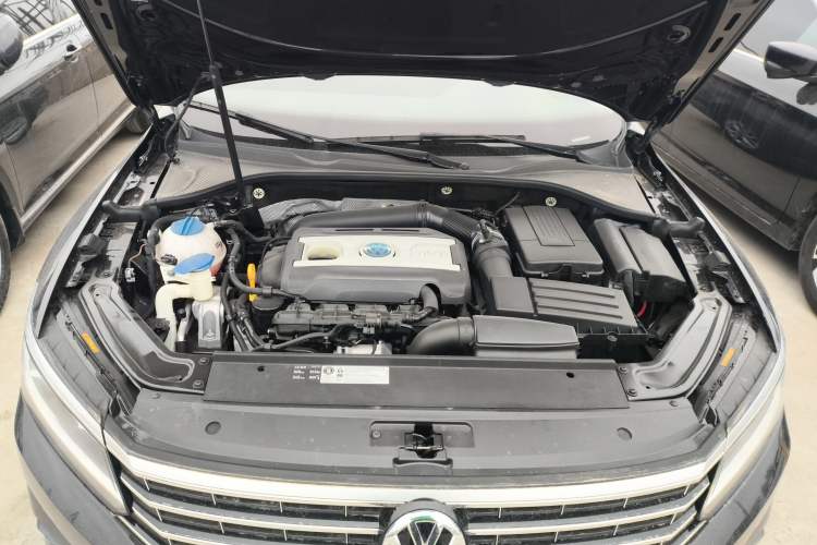 Used Volkswagen Passat 2017 330TSI DSG Luxury Edition Engine Bay