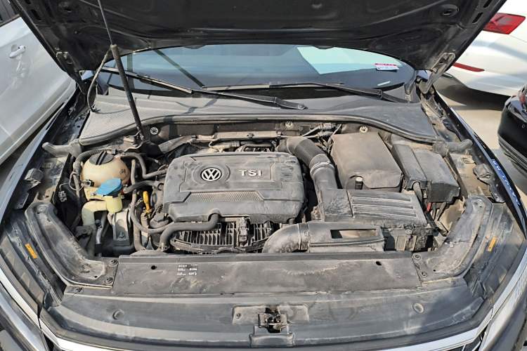 Used Volkswagen Passat 2017 330TSI DSG Luxury Edition Engine Bay