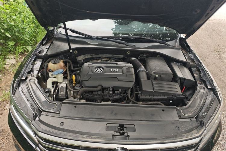 Used Volkswagen Passat 2017 330TSI DSG Luxury Edition Engine Bay