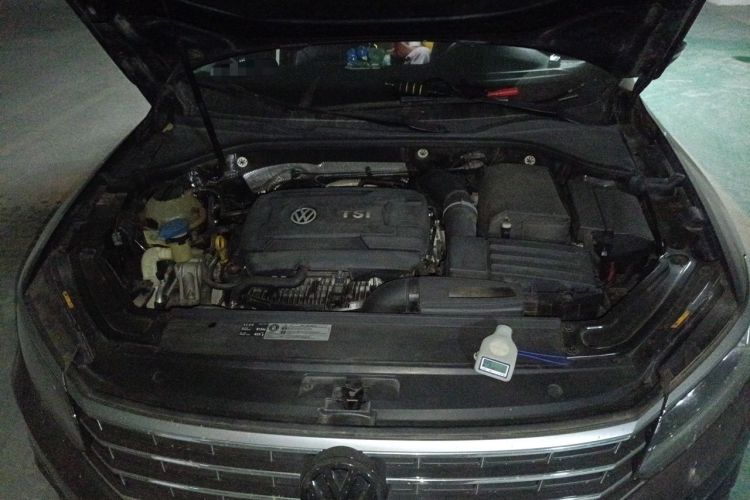 Used Volkswagen Passat 2017 330TSI DSG Luxury Edition Engine Bay