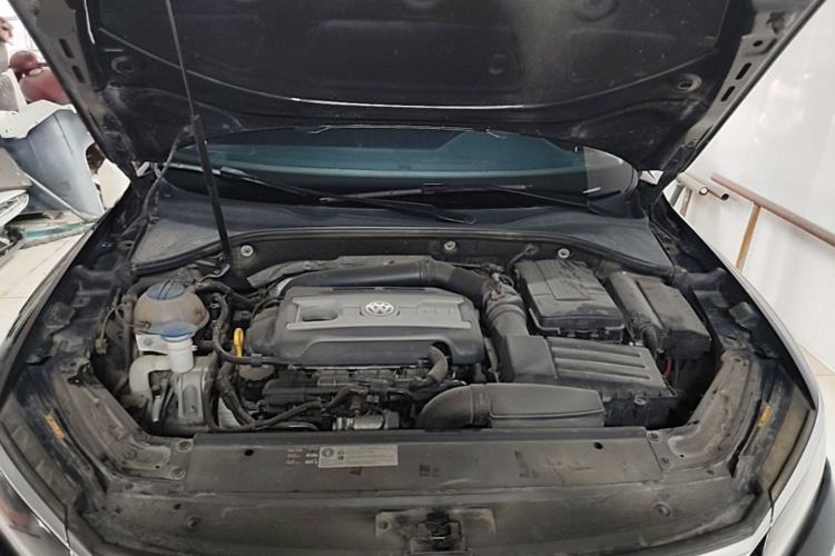 Used Volkswagen Passat 2017 330TSI DSG Luxury Edition Engine Bay