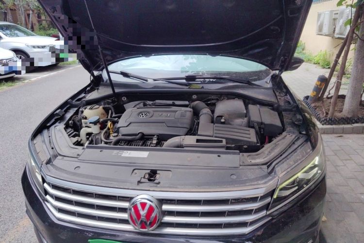 Used Volkswagen Passat 2017 330TSI DSG Luxury Edition Engine Bay