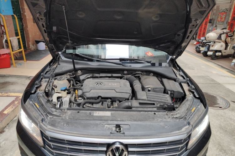 Used Volkswagen Passat 2017 330TSI DSG Luxury Edition Engine Bay