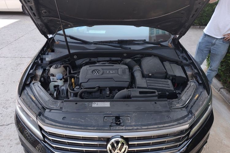 Used Volkswagen Passat 2017 330TSI DSG Luxury Edition Engine Bay