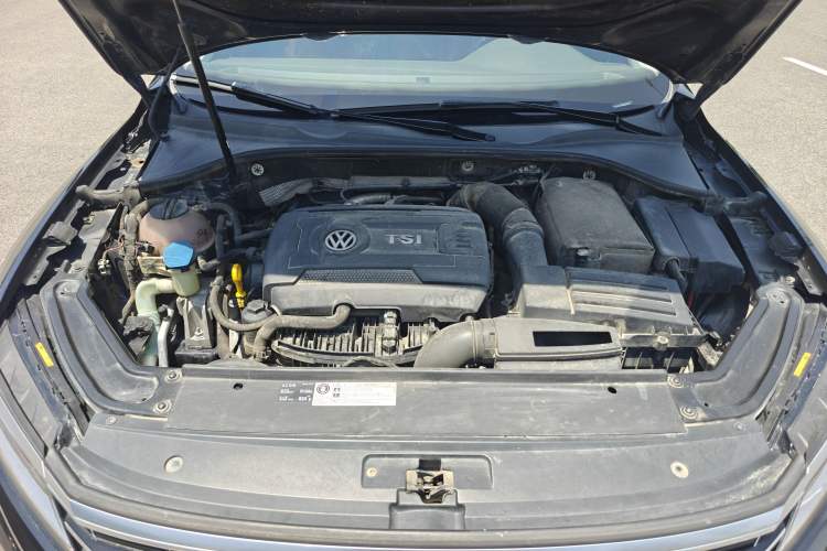 Used Volkswagen Passat 2017 330TSI DSG Luxury Edition Engine Bay