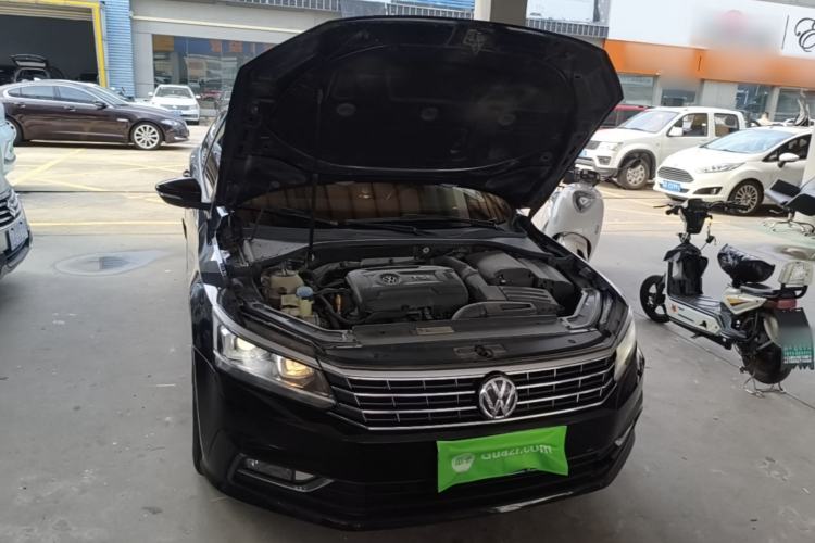 Used Volkswagen Passat 2017 330TSI DSG Luxury Edition Engine Bay