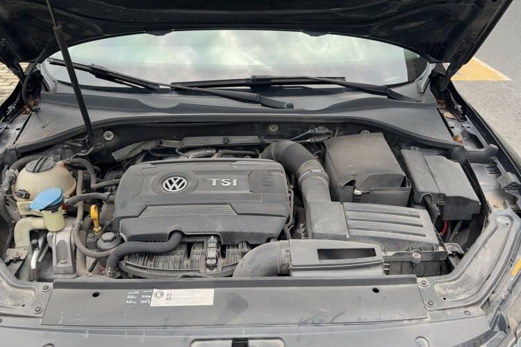 Used Volkswagen Passat 2017 330TSI DSG Luxury Edition Engine Bay