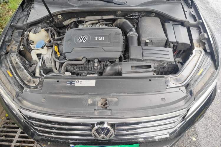 Used Volkswagen Passat 2017 330TSI DSG Luxury Edition Engine Bay