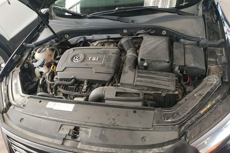 Used Volkswagen Passat 2017 330TSI DSG Luxury Edition Engine Bay