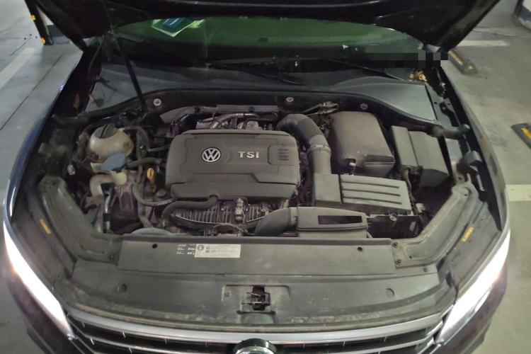 Used Volkswagen Passat 2017 330TSI DSG Luxury Edition Engine Bay
