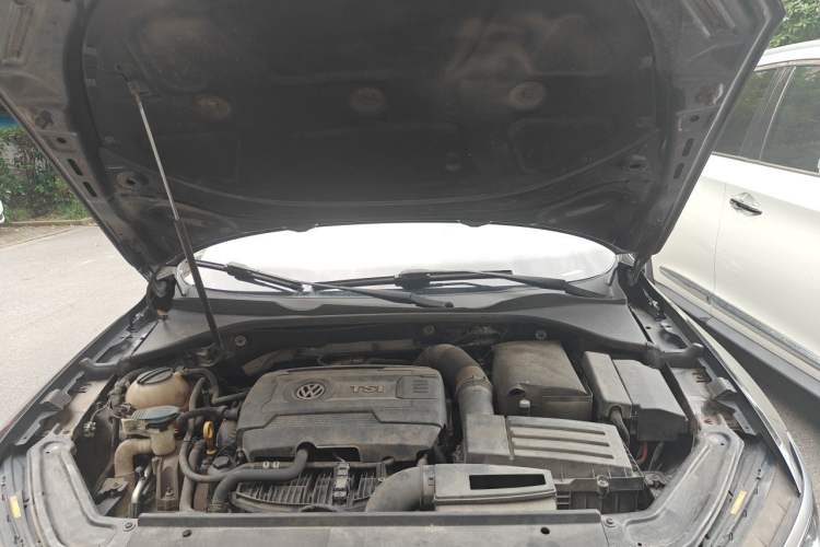 Used Volkswagen Passat 2017 330TSI DSG Luxury Edition Engine Bay