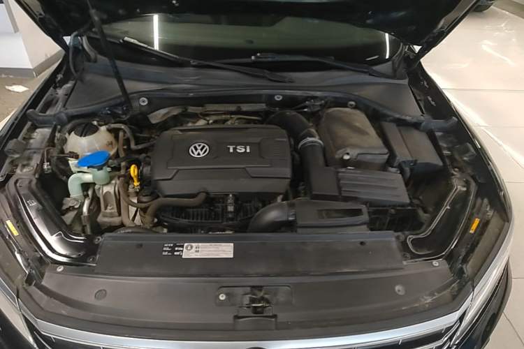 Used Volkswagen Passat 2017 330TSI DSG Luxury Edition Engine Bay