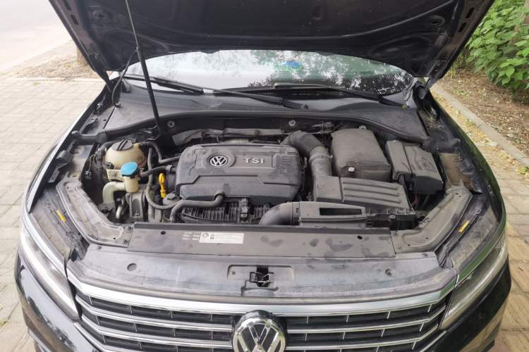 Used Volkswagen Passat 2017 330TSI DSG Luxury Edition Engine Bay