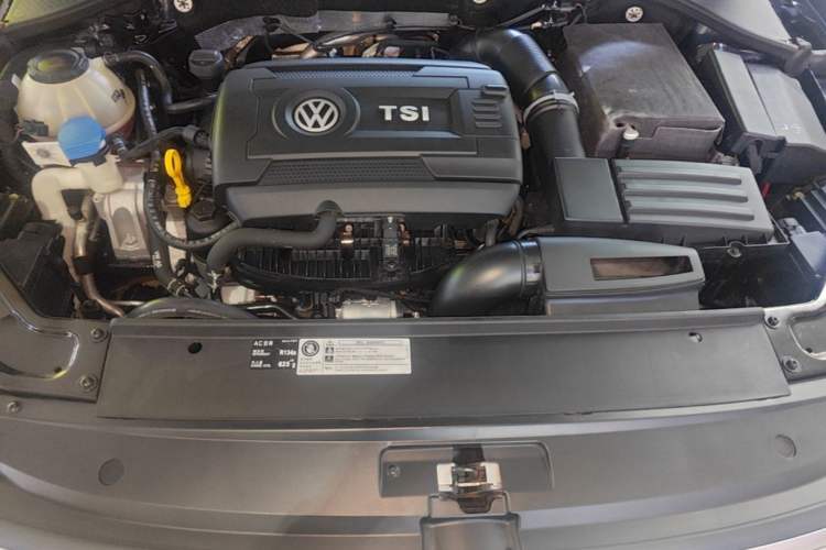 Used Volkswagen Passat 2017 330TSI DSG Luxury Edition Engine Bay