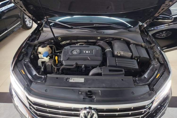 Used Volkswagen Passat 2017 330TSI DSG Luxury Edition Engine Bay