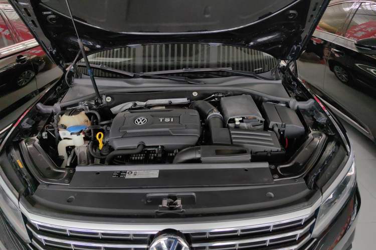 Used Volkswagen Passat 2017 330TSI DSG Luxury Edition Engine Bay