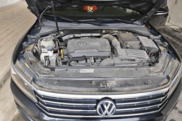 Used Volkswagen Passat 2017 330TSI DSG Luxury Edition Engine Bay