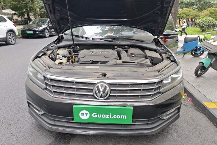 Used Volkswagen Passat 2017 330TSI DSG Luxury Edition Engine Bay