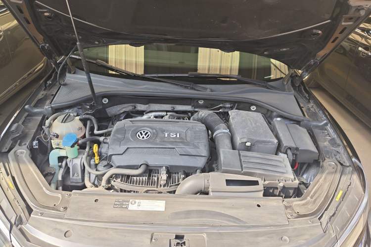 Used Volkswagen Passat 2017 330TSI DSG Luxury Edition Engine Bay